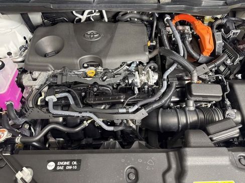 Used 2024 Toyota Sienna XSE AWD/4WD image 9