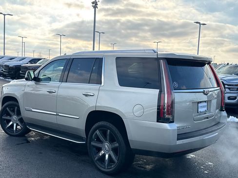 Used 2016 Cadillac Escalade Premium image 5