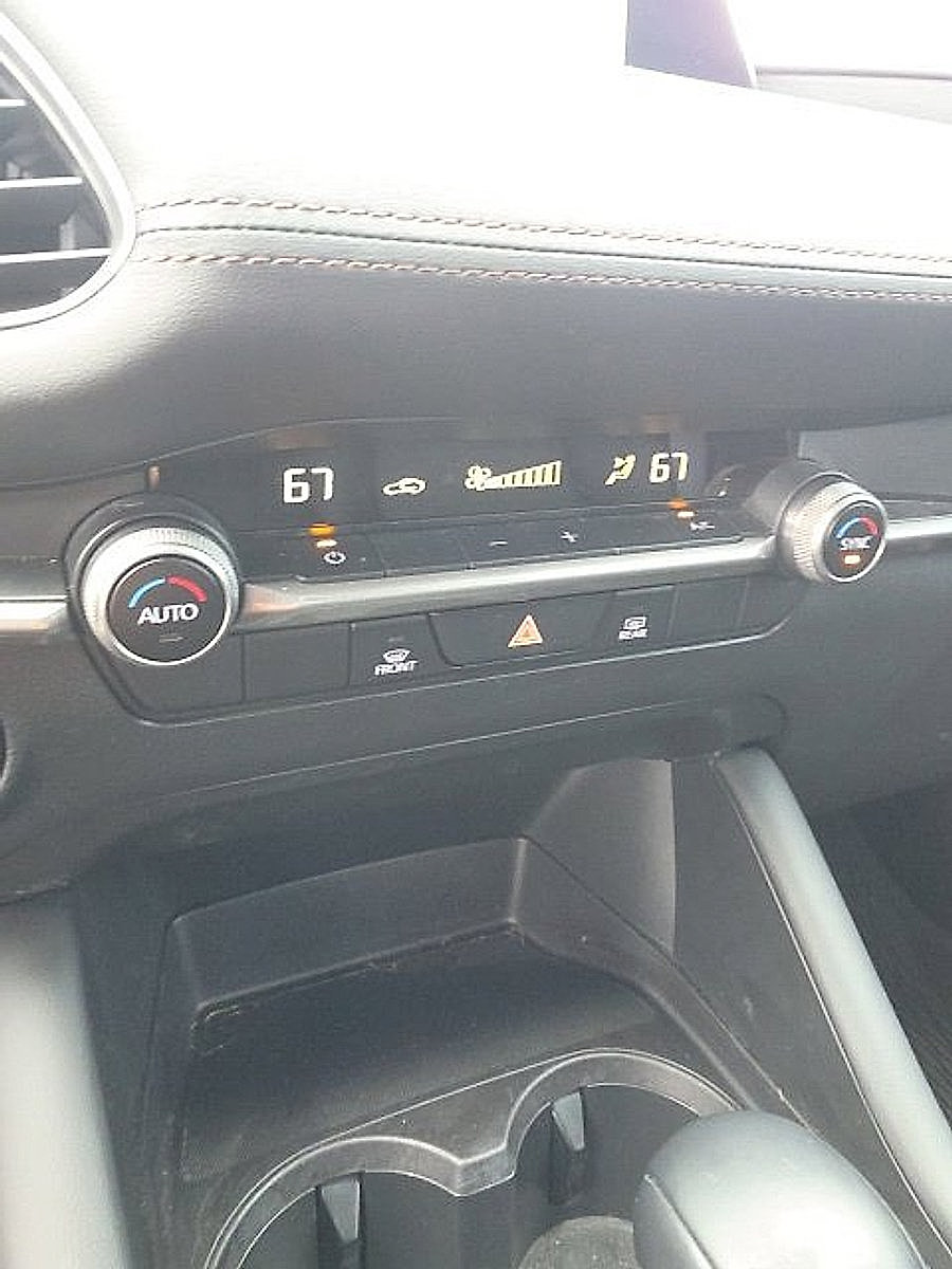 Used 2023 MAZDA MAZDA3 s FWD image 4