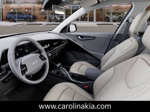 New 2026 Kia Niro EX image 17