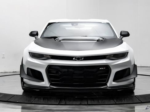 Used 2022 Chevrolet Camaro ZL1 image 26