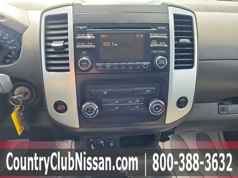 Used 2014 Nissan Frontier SV AWD/4WD image 12