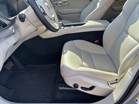 Used 2023 Volvo XC90 B6 Plus w/ Protection Package Premier image 15