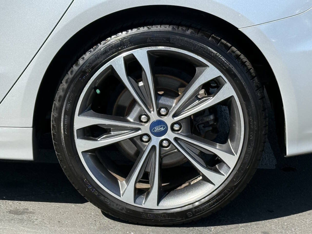 Used 2019 Ford Fusion Titanium FWD image 15