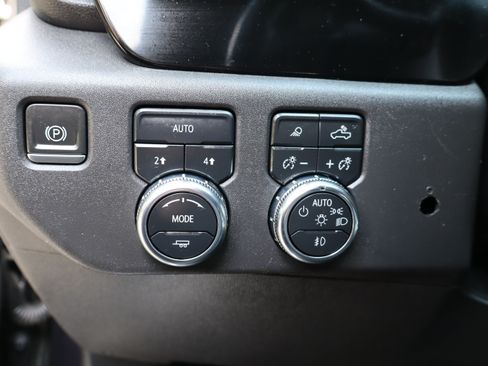Used 2023 GMC Sierra 1500 SLT w/ SLT Premium Package AWD/4WD image 25