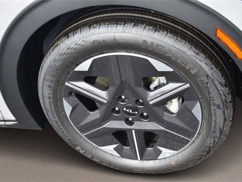 New 2025 Kia EV6 Light w/ Light LR Technology Package image 11