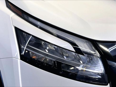 Used 2022 Nissan Pathfinder SL w/ SL Black Package image 26