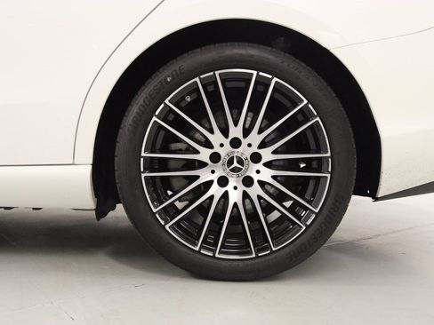 Certified 2025 Mercedes-Benz C 300 4MATIC Sedan image 10