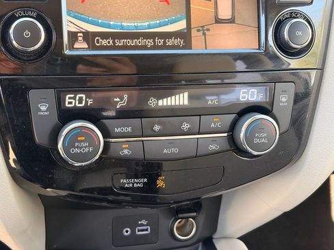 Certified 2022 Nissan Rogue Sport SL w/ Premium Package AWD/4WD image 23