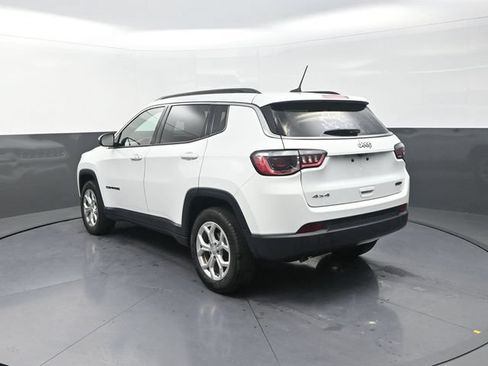 Used 2024 Jeep Compass Latitude AWD/4WD image 6