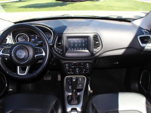 Used 2020 Jeep Compass Latitude w/ Popular Equipment Group AWD/4WD image 29