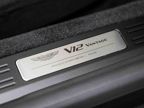 Used 2023 Aston Martin V12 Vantage Roadster image 31