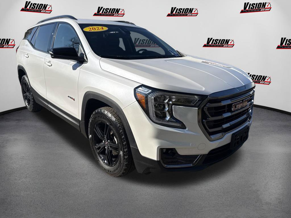 Used 2024 GMC Terrain AT4 AWD/4WD image 3