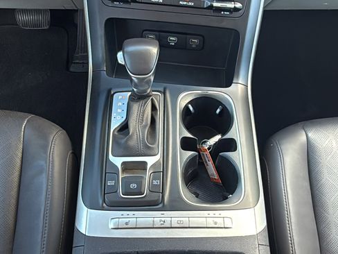 Used 2024 Kia Carnival LX image 26