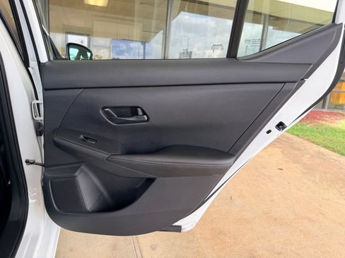 Used 2024 Nissan Sentra SV FWD image 31