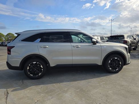 New 2026 Kia Sorento S FWD image 9