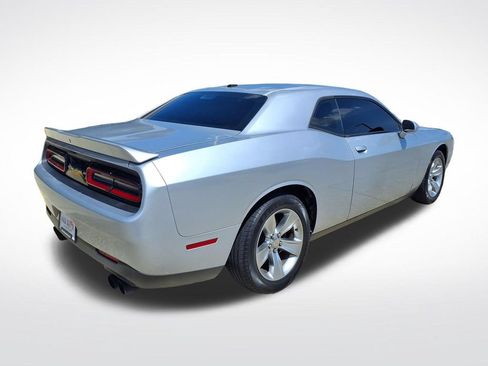 Used 2021 Dodge Challenger SXT RWD image 7