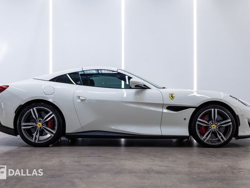 Used 2020 Ferrari Portofino RWD image 14