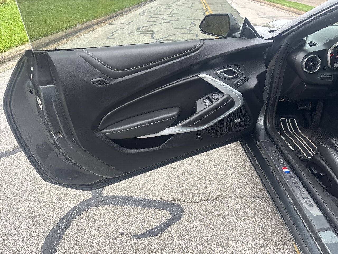 Used 2017 Chevrolet Camaro SS RWD image 10