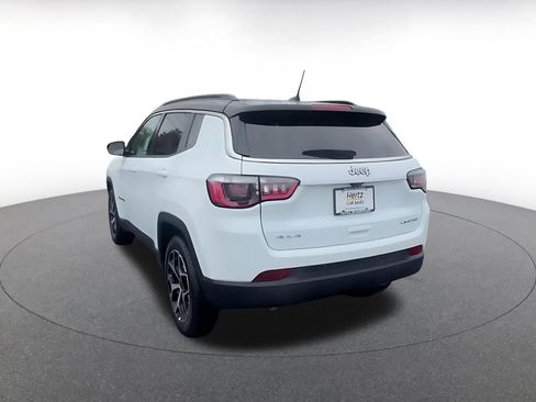 Used 2025 Jeep Compass Limited image 11