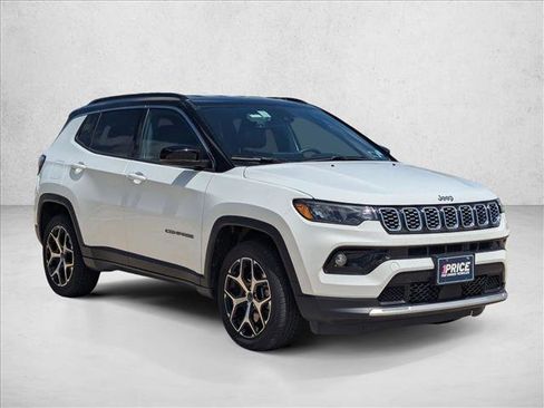 Used 2025 Jeep Compass Limited AWD/4WD image 3