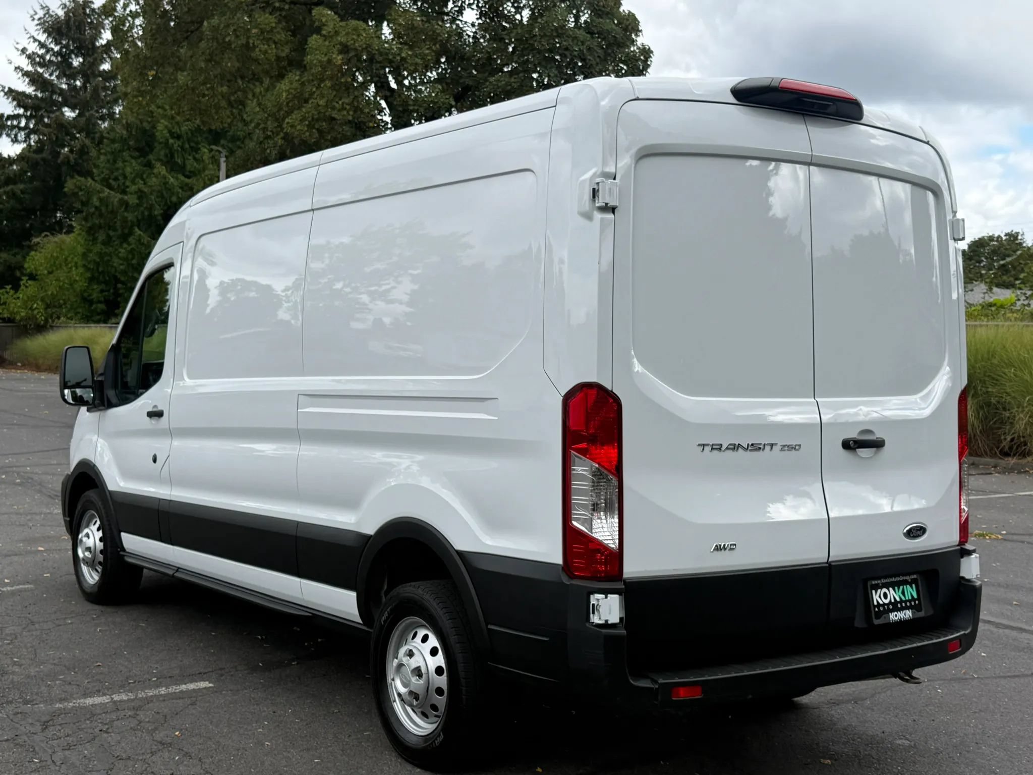 Used 2023 Ford Transit 250 Medium Roof AWD w/ Load Area Protection Package image 4