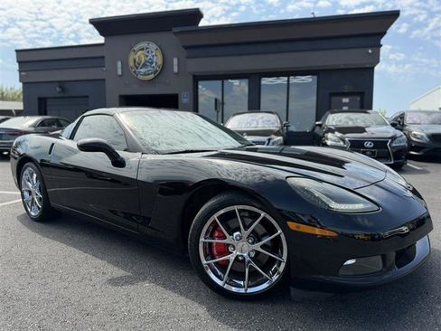 Used 2005 Chevrolet Corvette Coupe w/ Preferred Equipment Group RWD image 2