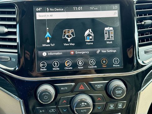 Used 2019 Jeep Grand Cherokee Limited AWD/4WD image 17