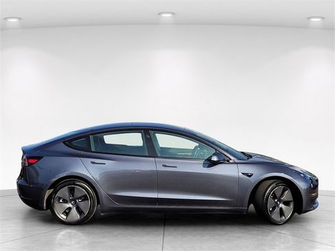Used 2023 Tesla Model 3 Standard Range image 3