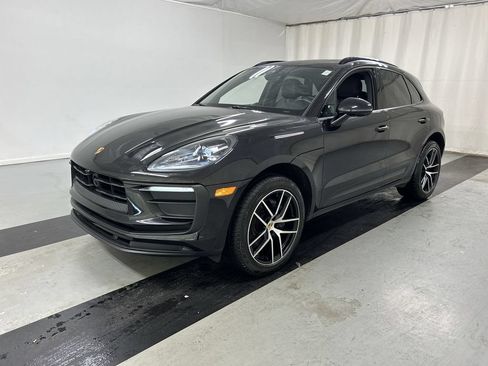Certified 2023 Porsche Macan AWD/4WD image 1