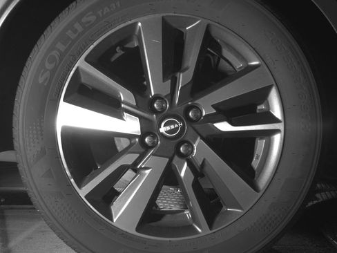 Used 2025 Nissan Versa SV FWD image 15