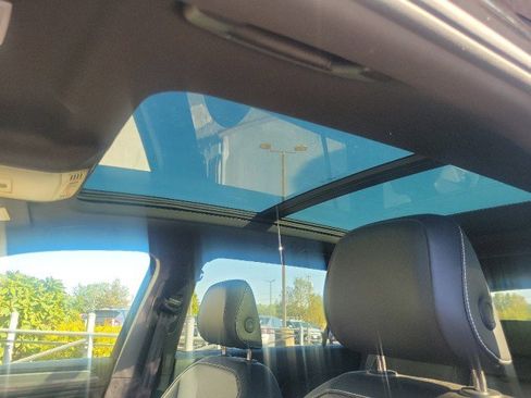 Used 2024 Volkswagen Tiguan SE R-Line AWD/4WD image 6