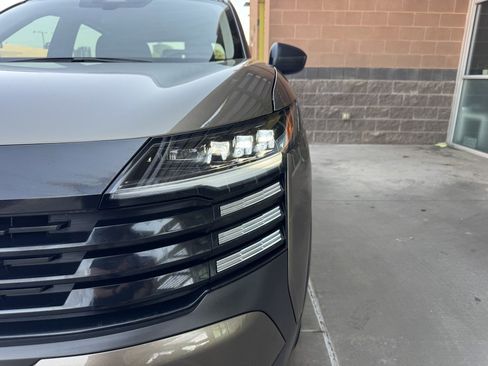 Used 2025 Nissan Kicks S image 10