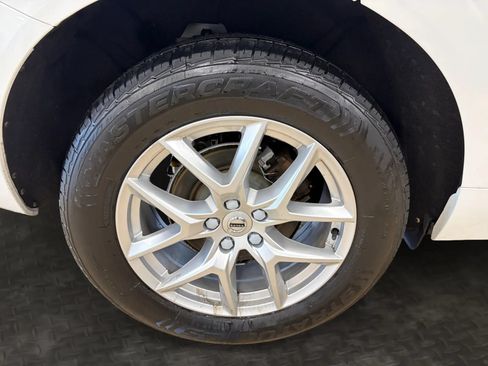 Used 2020 Volvo XC60 T5 Momentum AWD/4WD image 38