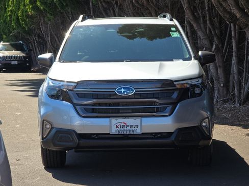 Used 2026 Subaru Forester Premium AWD/4WD image 9