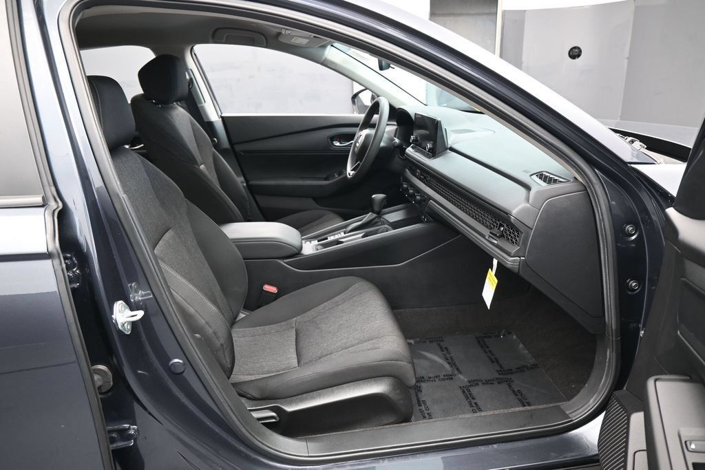 Used 2025 Honda Accord LX image 38