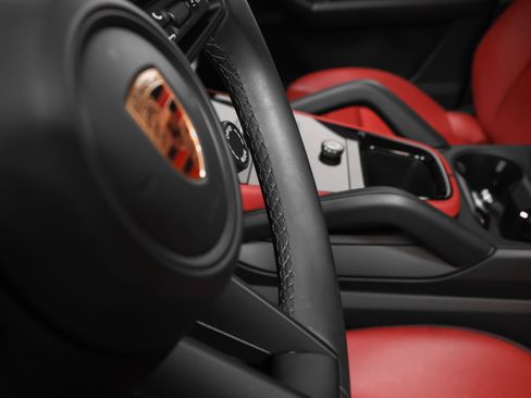 Certified 2024 Porsche Cayenne AWD/4WD image 35