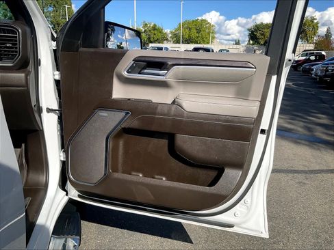 Used 2022 Chevrolet Silverado 1500 LTZ image 24