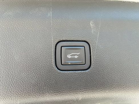 Used 2023 Buick Enclave Avenir w/ Trailering Package, 5000 lbs. FWD image 13