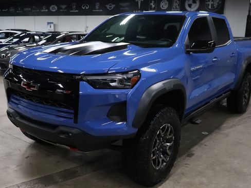 Used 2025 Chevrolet Colorado ZR2 w/ Technology Package AWD/4WD image 1