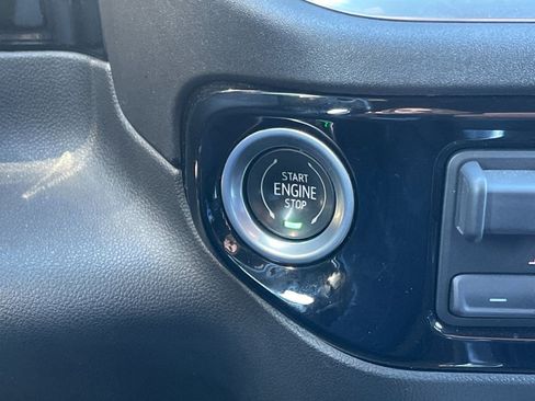 Used 2022 Chevrolet Silverado 1500 High Country image 25