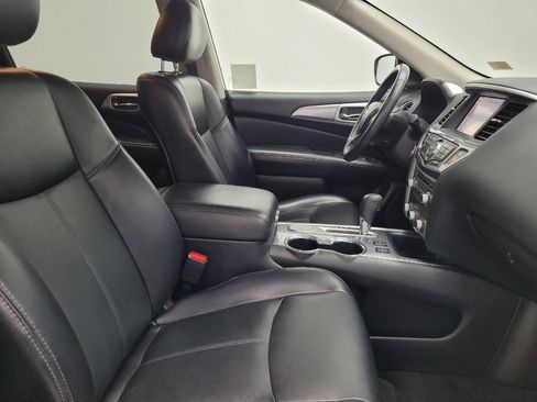 Used 2020 Nissan Pathfinder SL FWD image 21