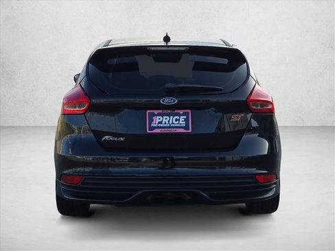 Used 2018 Ford Focus ST FWD image 7