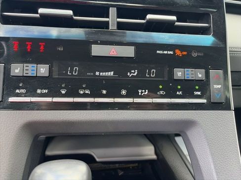 Used 2021 Toyota Avalon Limited w/ Advanced Safety Package image 17