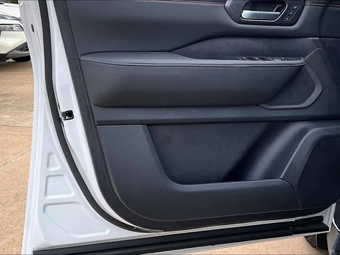 New 2026 Nissan Armada PRO-4X AWD/4WD image 10