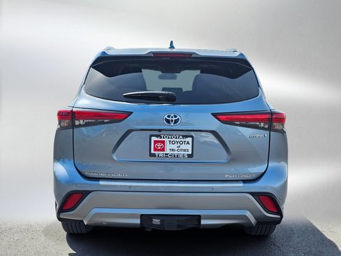Used 2023 Toyota Highlander Platinum AWD/4WD image 4