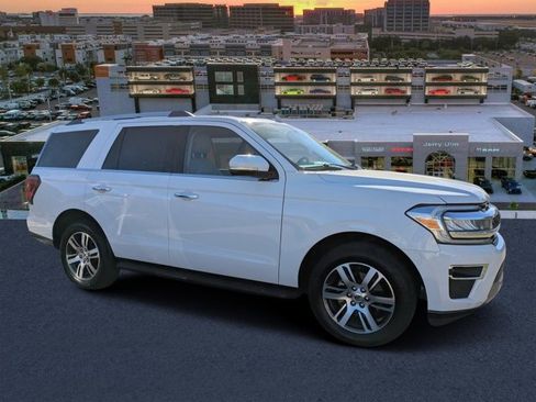 Used 2024 Ford Expedition Limited image 1
