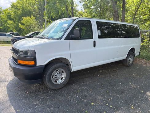 Used 2023 Chevrolet Express 3500 LS RWD image 1