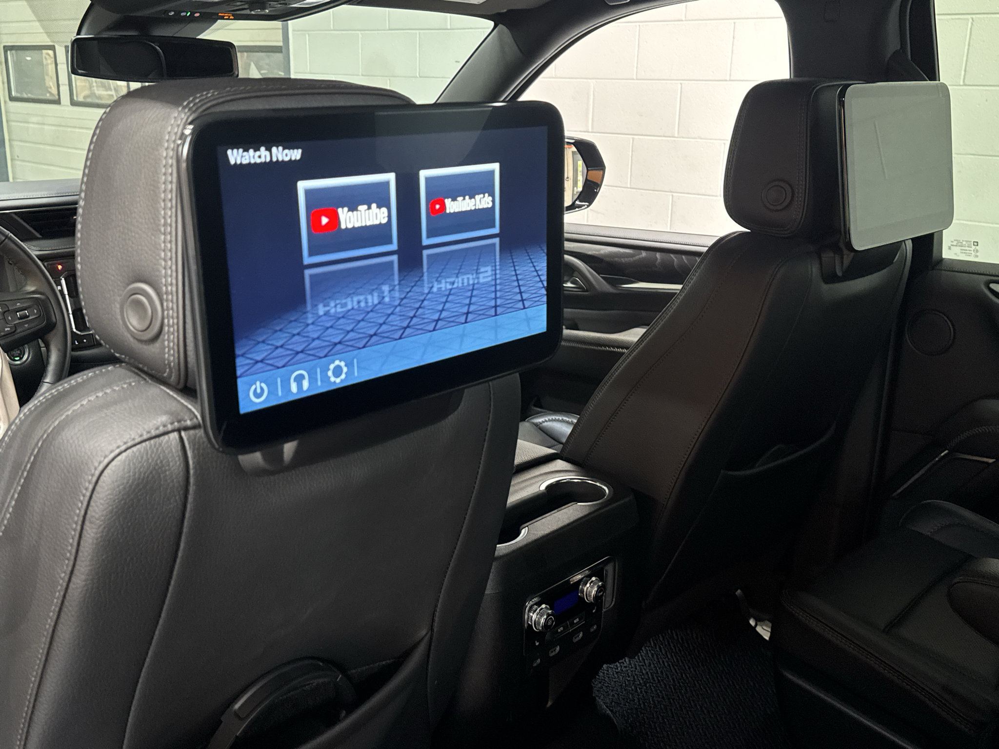 Used 2024 GMC Yukon Denali AWD/4WD image 13