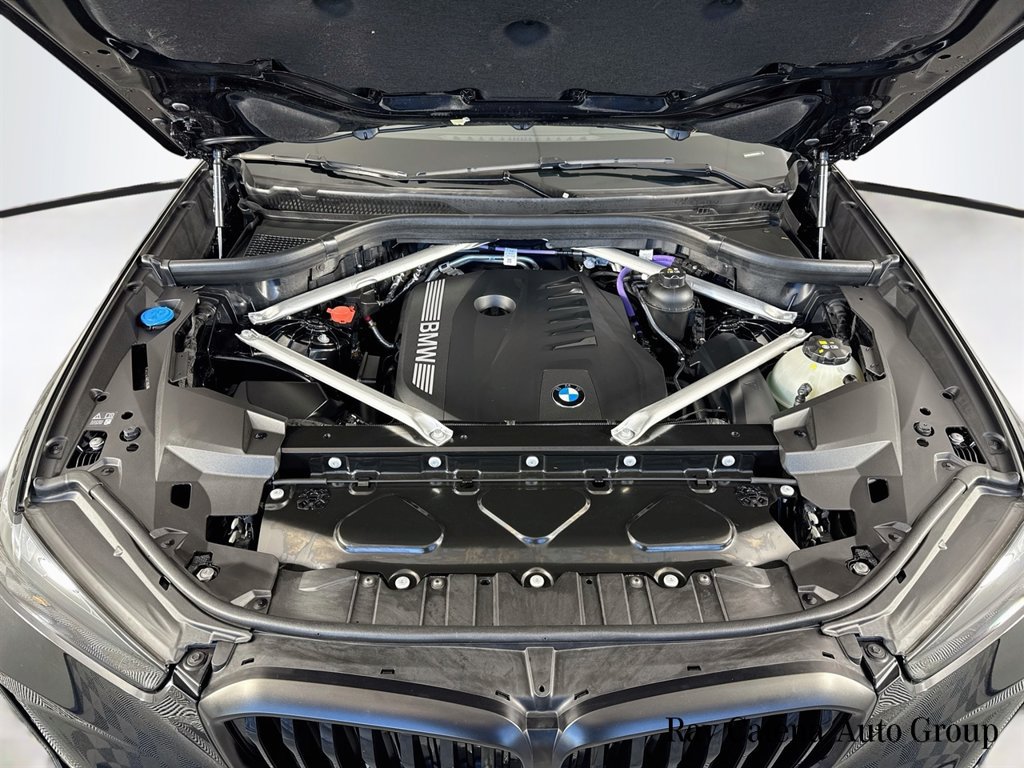 Used 2026 BMW X5 xDrive40i w/ M Sport Package AWD/4WD image 32